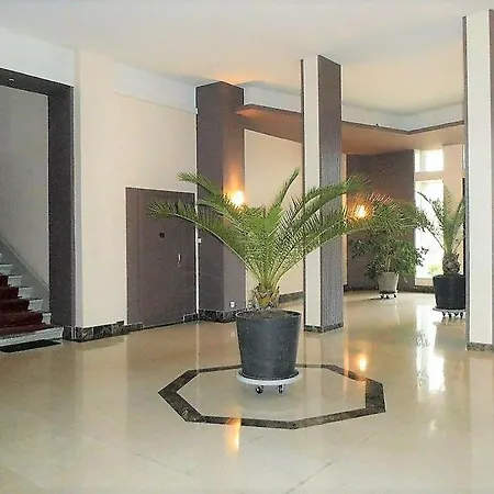 Grand Studio 38m2 Dans Ancien Palace Avec Piscine Et Place De Parking Privee *