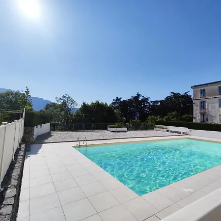 Grand Studio 38m2 Dans Ancien Palace Avec Piscine Et Place De Parking Privee Appartement