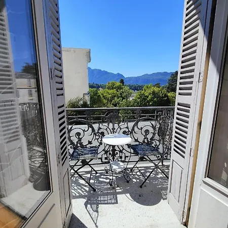 Grand Studio 38m2 Dans Ancien Palace Avec Piscine Et Place De Parking Privee