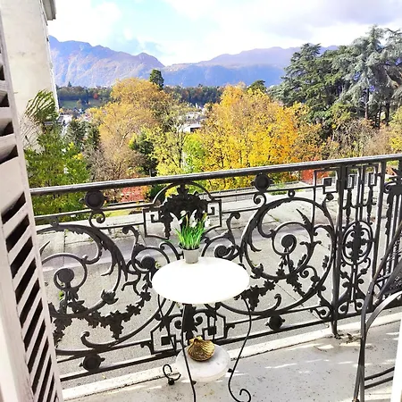 Grand Studio 38m2 Dans Ancien Palace Avec Piscine Et Place De Parking Privee アパート エクスレバン
